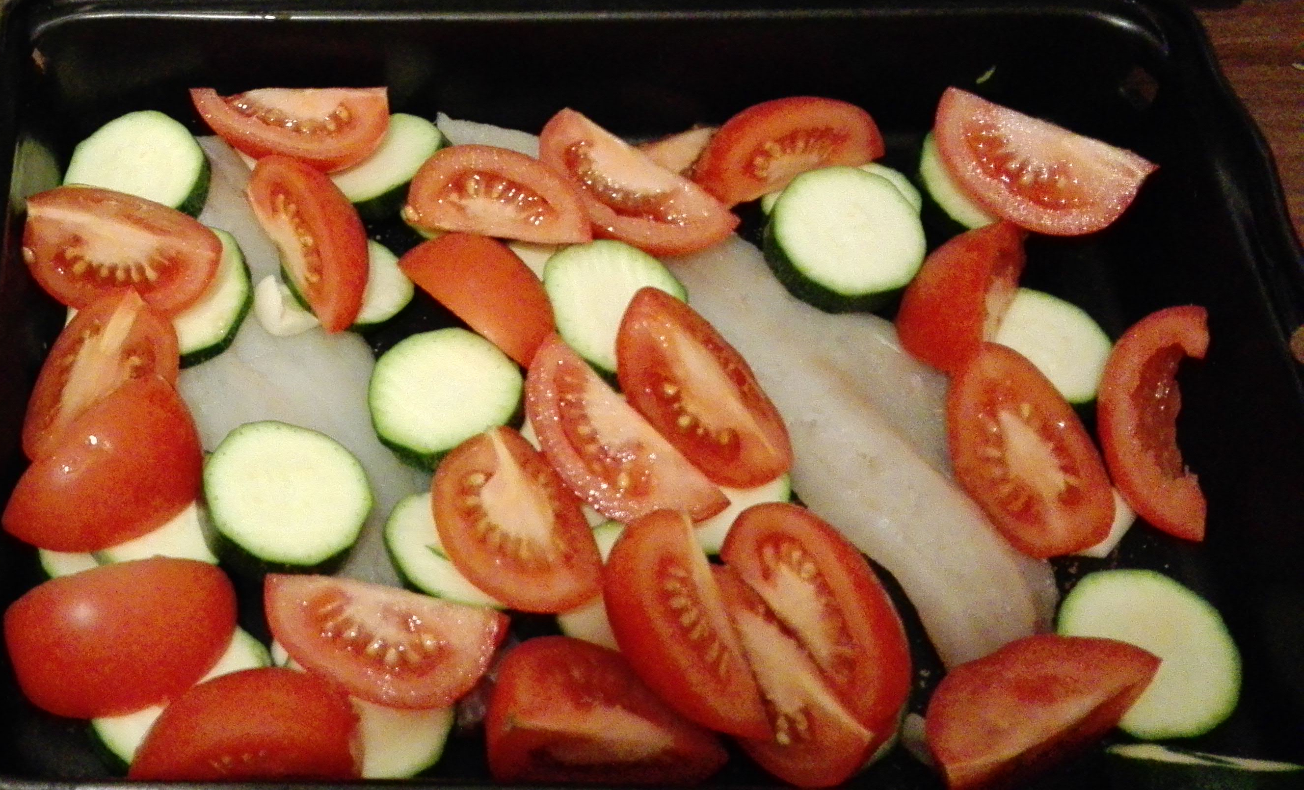 Fisch mit Tomate und Zucchini — Kilopurzel